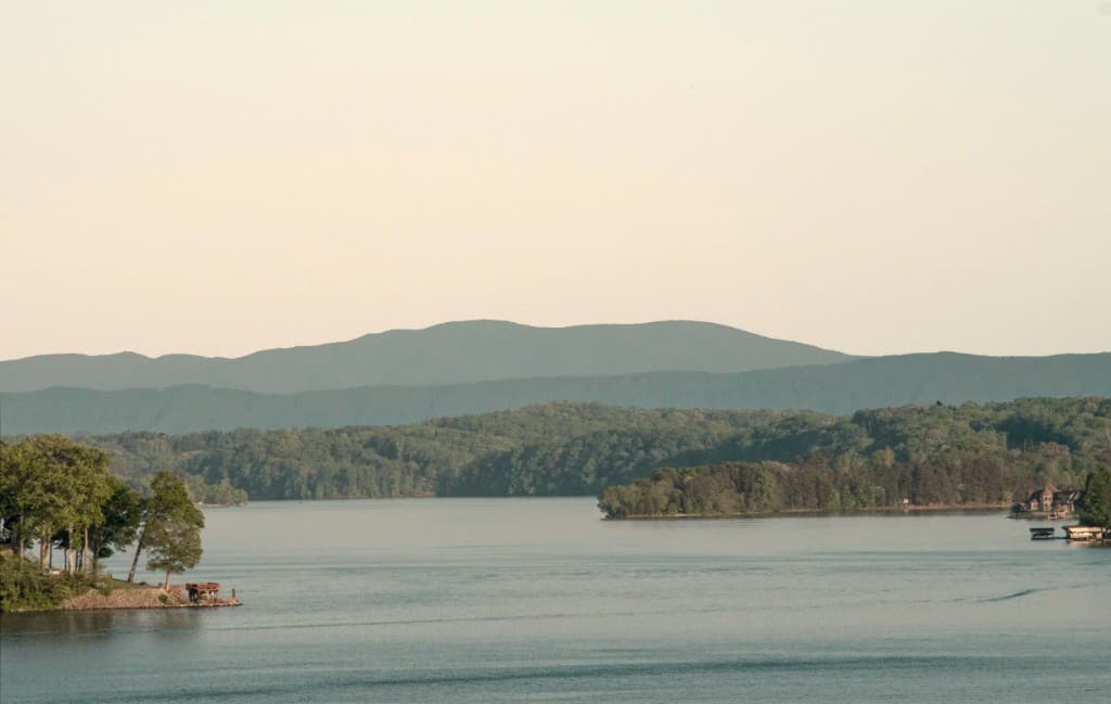 Wide view of Fort Loudoun Lake with the Smoky Mountains near Knoxville, Tennessee